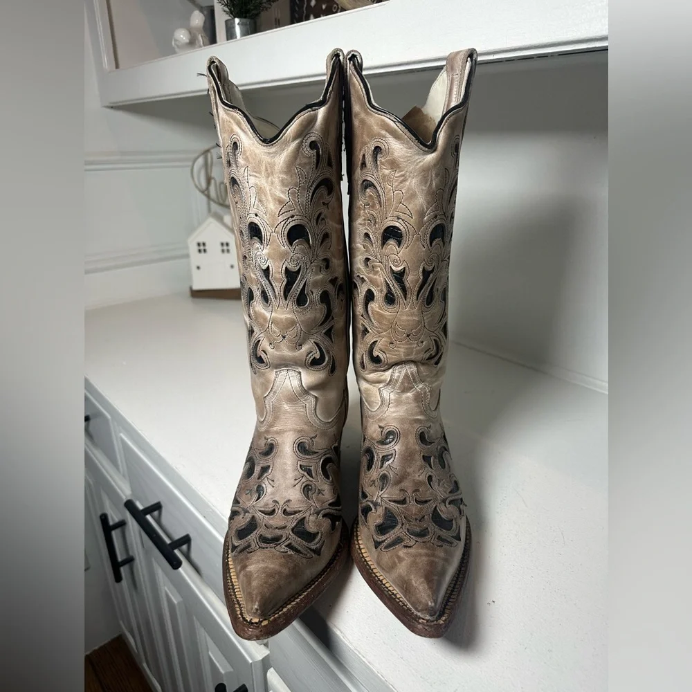 **SOLD**J.B. Dillon Women’s Western Boots 7.5B Tan Cutout Leather Cowboy Vintage - Picture 2 of 7